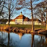 ベッド・アンド・ブレックファスト Internat Schloss Spiegelberg Neustadt