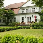 Internat Schloss Spiegelberg ベッド・アンド・ブレックファスト 3*