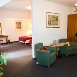 ベッド・アンド・ブレックファスト Internat Schloss Spiegelberg Neustadt