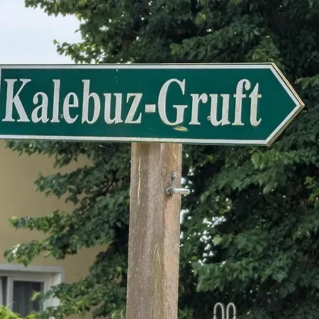 Internat Schloss Spiegelberg Bed and breakfast Neustadt (Dosse)