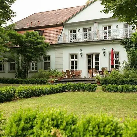 Internat Schloss Spiegelberg Bed & Breakfast *