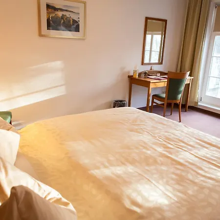 Internat Schloss Spiegelberg Bed & Breakfast *