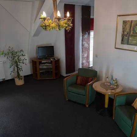 Alojamento de Acomodação e Pequeno-almoço Internat Schloss Spiegelberg 3*