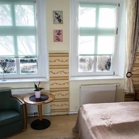 Internat Schloss Spiegelberg Bed and breakfast Neustadt (Dosse)