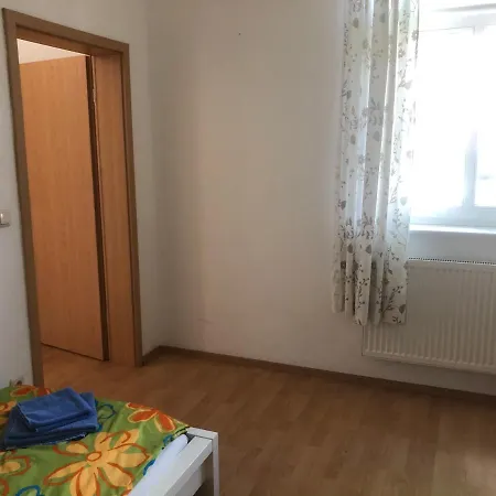 Internat Schloss Spiegelberg Bed and breakfast Neustadt (Dosse)