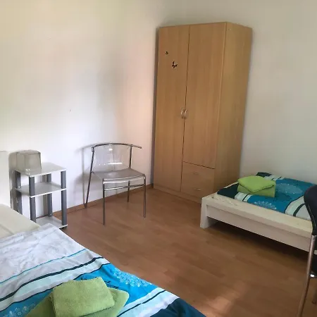 Internat Schloss Spiegelberg Alojamento de Acomodação e Pequeno-almoço 3*