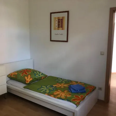 Internat Schloss Spiegelberg Bed and breakfast