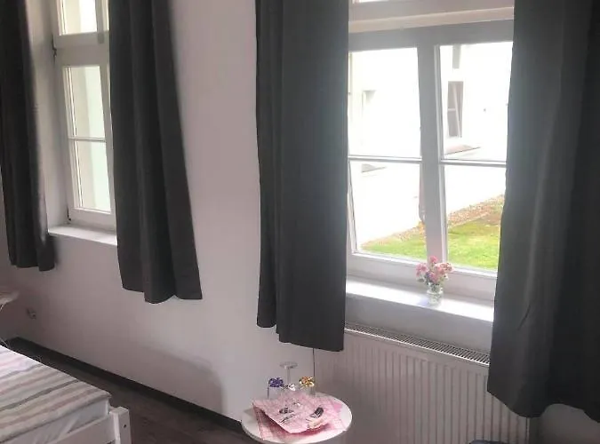 Internat Schloss Spiegelberg Bed & Breakfast