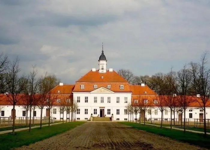 Bed & Breakfast Internat Schloss Spiegelberg