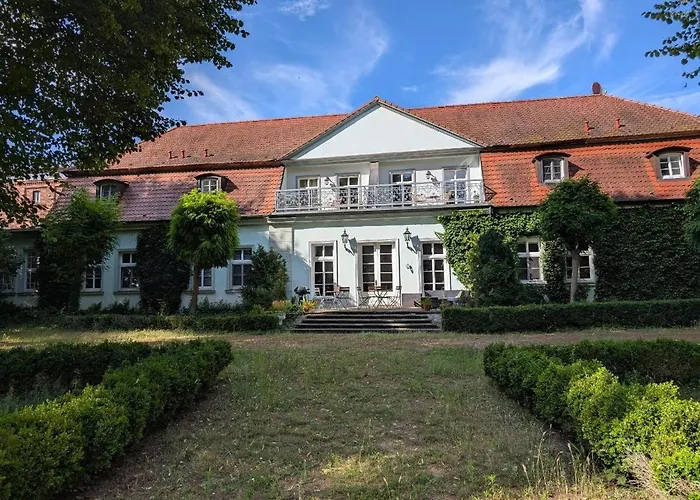 Internat Schloss Spiegelberg Bed & Breakfast 3*
