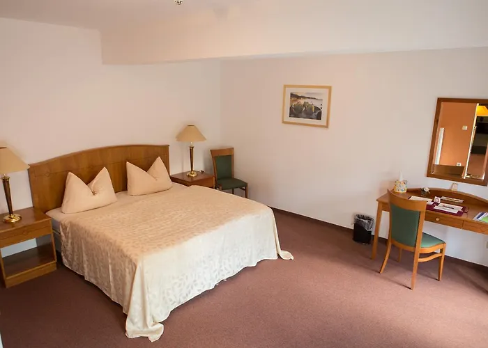 Nocleg ze śniadaniem Internat Schloss Spiegelberg 3*