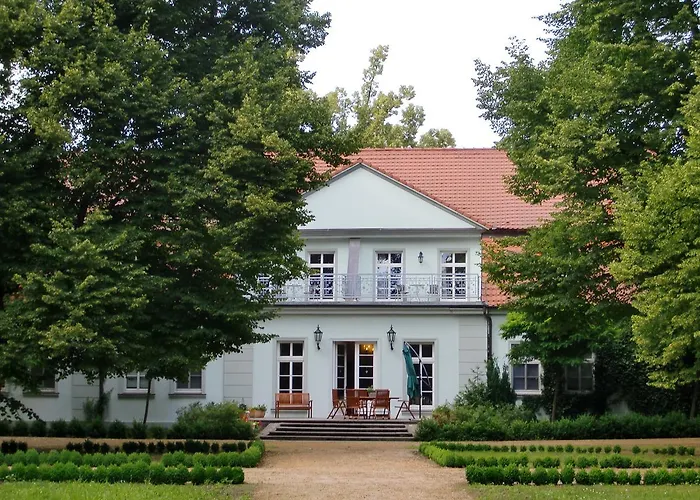 Internat Schloss Spiegelberg Bed & Breakfast 3*
